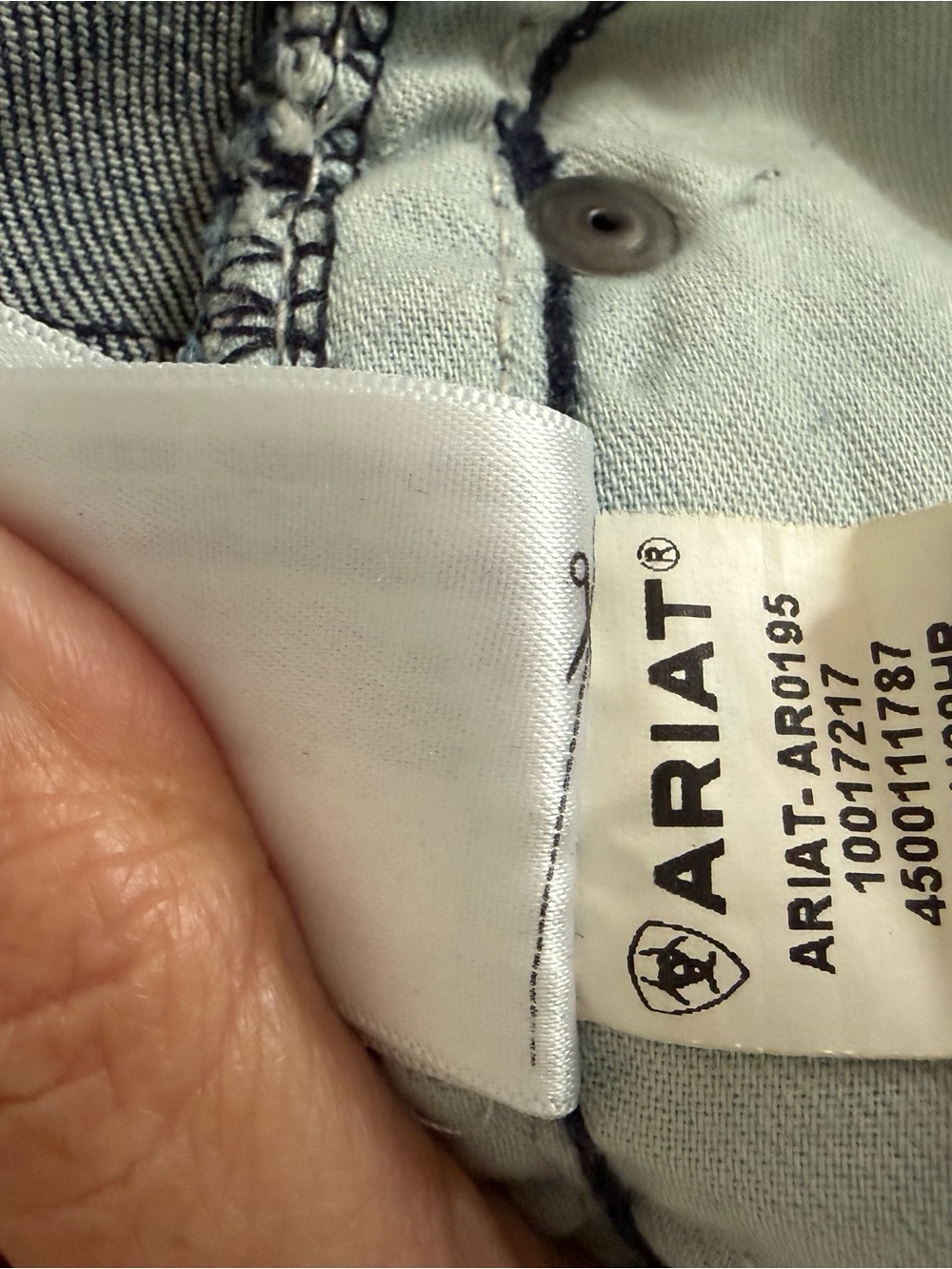 Ariat Women's Medium Wash Straight Leg Jeans- Worn Once - Picture 4 of 4